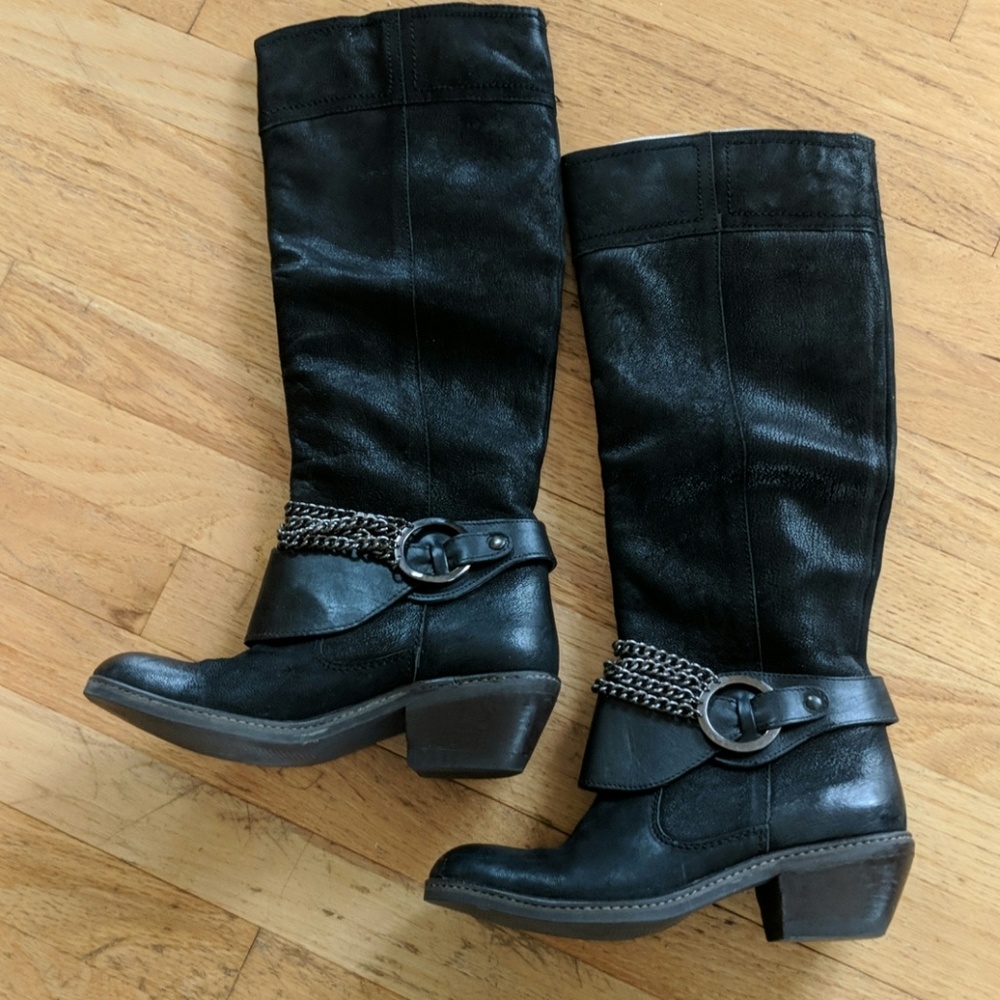 Luichiny, black leather boots.
